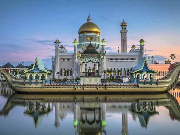 LEBARAN EDITIONBRUNEI MUSLIM FITRI 4D3N